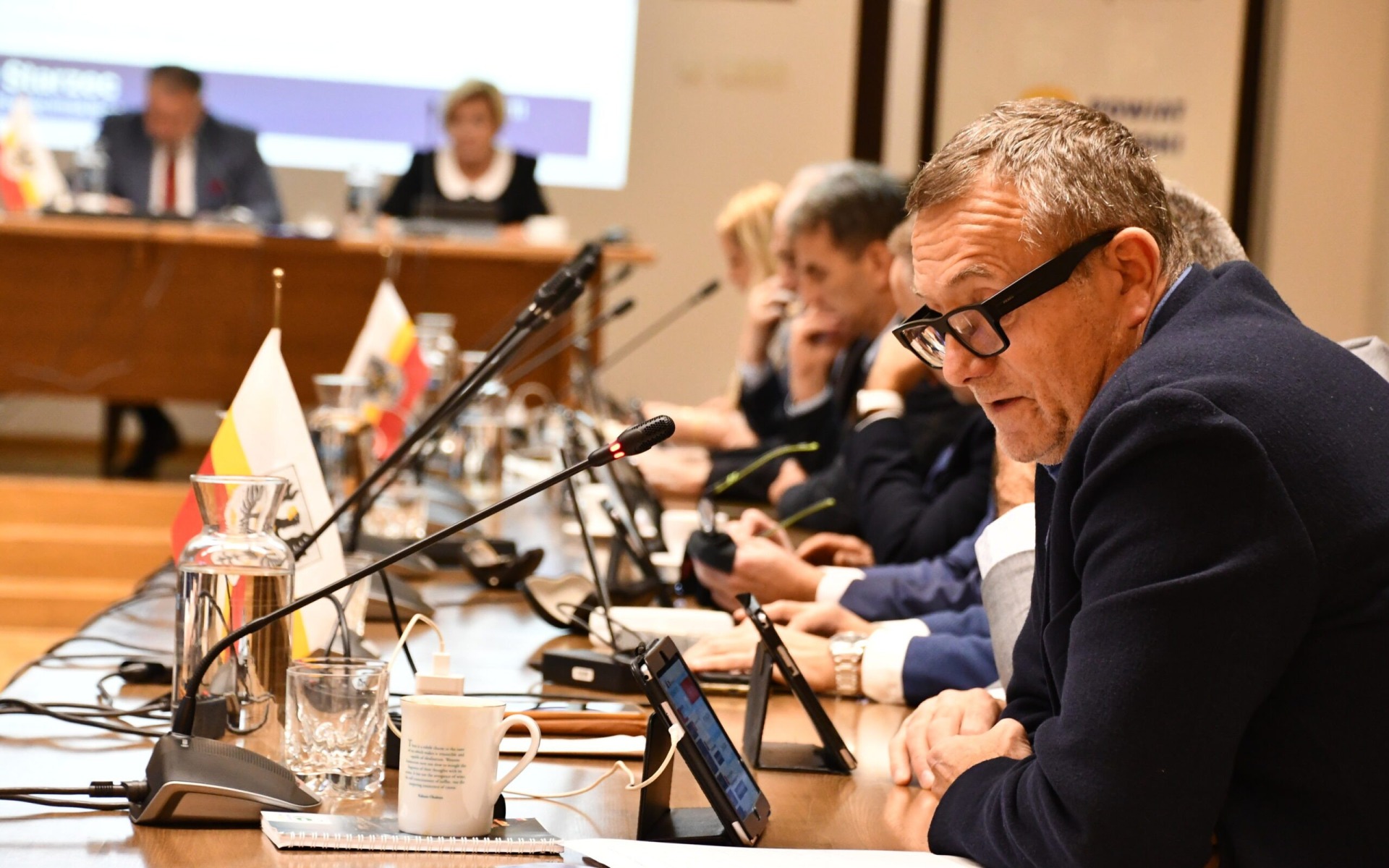 VIII Sesja Rady Powiatu w Oświęcimiu – kluczowe decyzje na 2025 rok