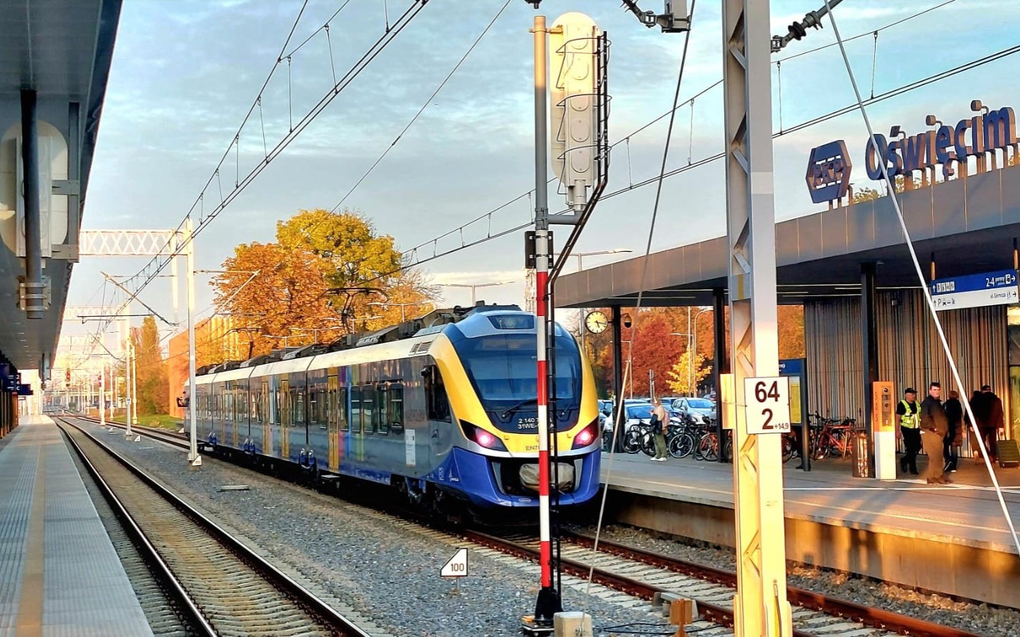 Sukces linii kolejowej Oświęcim–Kraków: niewykorzystany potencjał w czasach poprzedniego zarządu