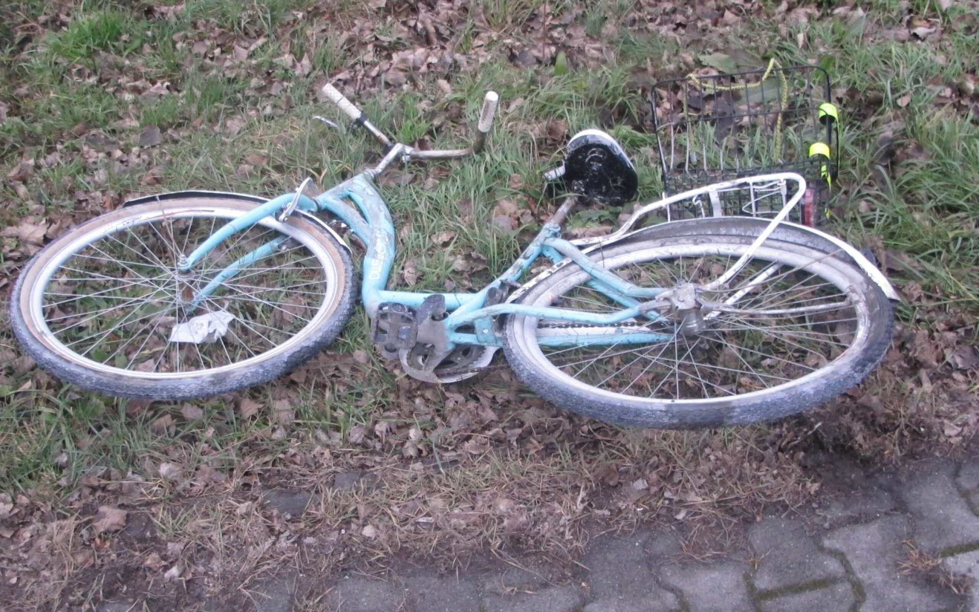 Tragiczny wypadek we Włosienicy – rowerzystka zginęła na drodze krajowej nr 44