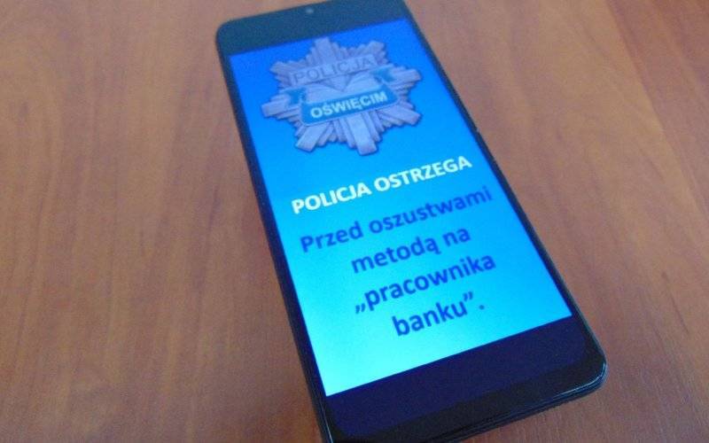 Oszustwo metodą „na pracownika banku” – mieszkaniec Chełmka stracił 60 tys. złotych