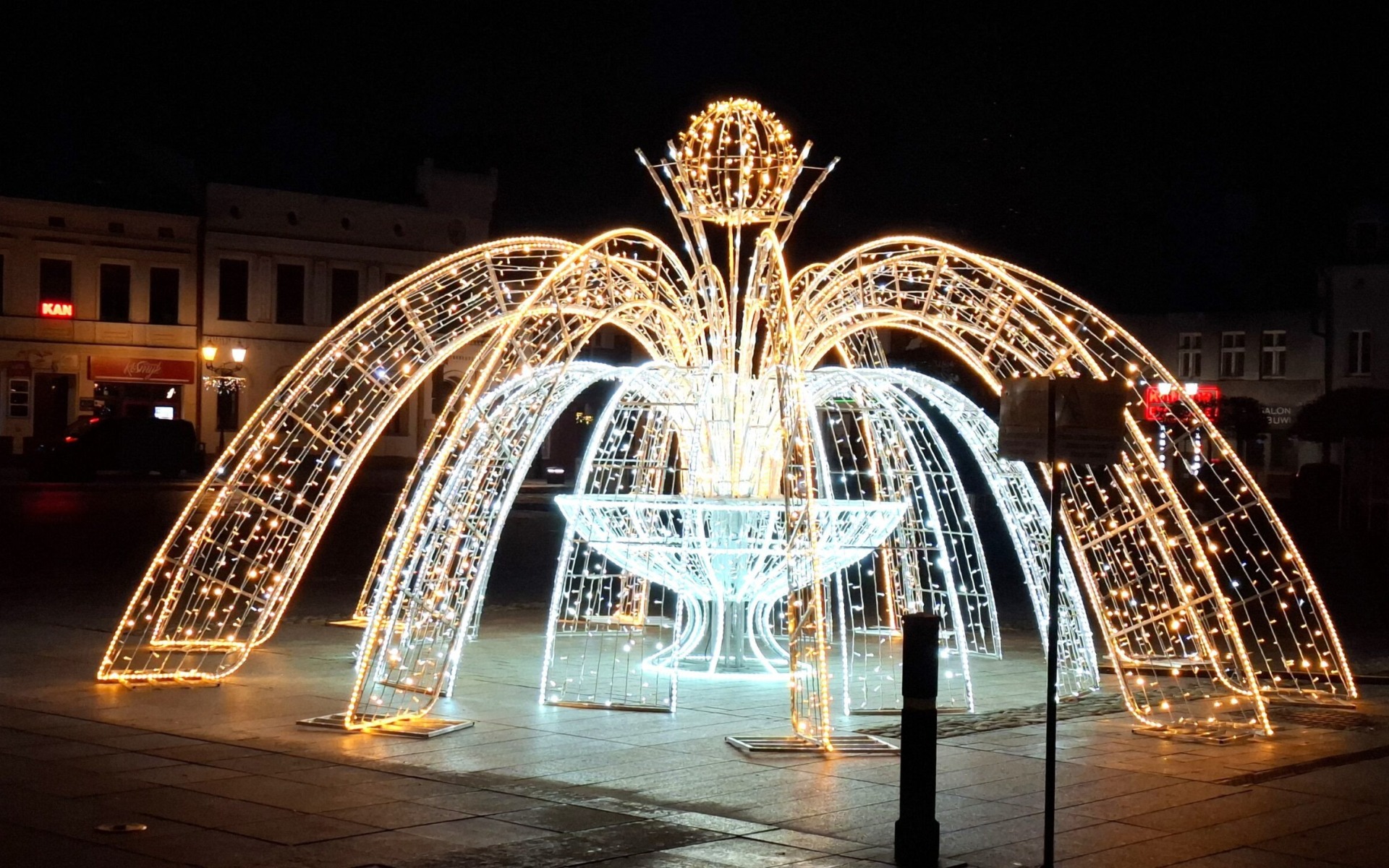 Oświęcim w blasku świątecznych iluminacji – magia Świąt w naszym mieście