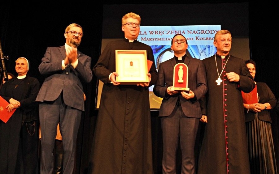Księża Przemysław Gawlas i Jakub Kuliński Laureatami „Nagrody św. Maksymiliana Marii Kolbego”