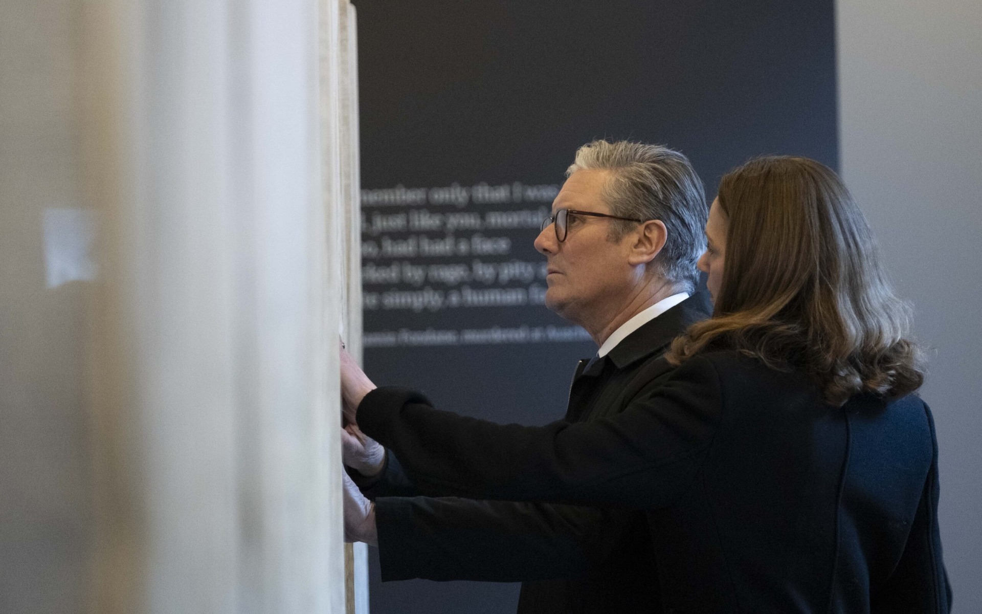 Keir Starmer odwiedził Auschwitz – wizyta premiera Wielkiej Brytanii w Miejscu Pamięci