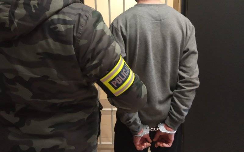Policja zatrzymała 23-letniego obywatela Mołdawii za kradzież z włamaniem do przyczepy kempingowej