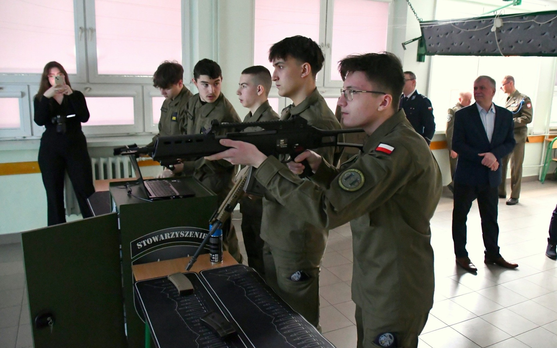 W Oświęcimiu powstała strzelnica wirtualna! Rewolucja w edukacji wojskowej już w szkołach
