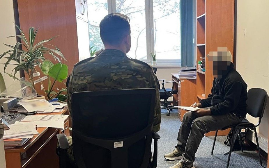 Nielegalny pobyt, fałszywe dokumenty i zakaz wjazdu! Straż Graniczna zatrzymała 5 cudzoziemców