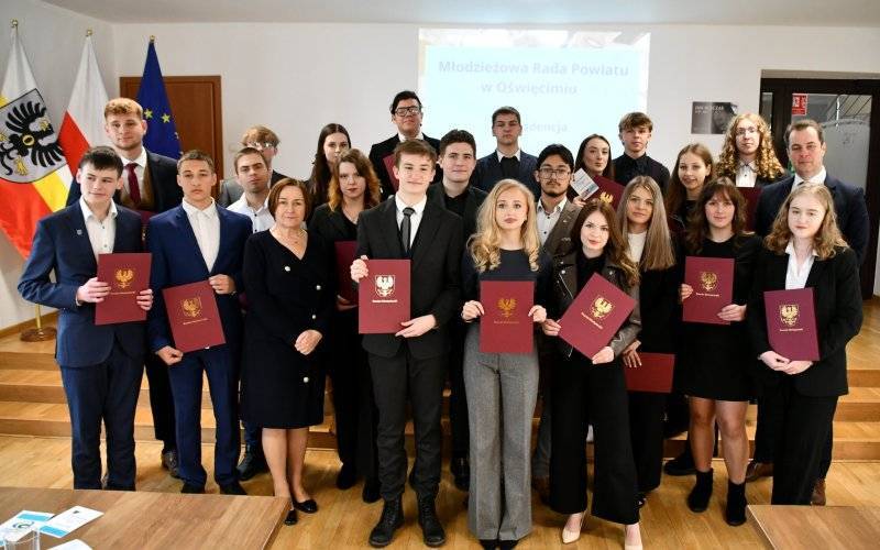 Młodzieżowa Rada Powiatu w Oświęcimiu rozpoczęła działalność. Wybrano prezydium