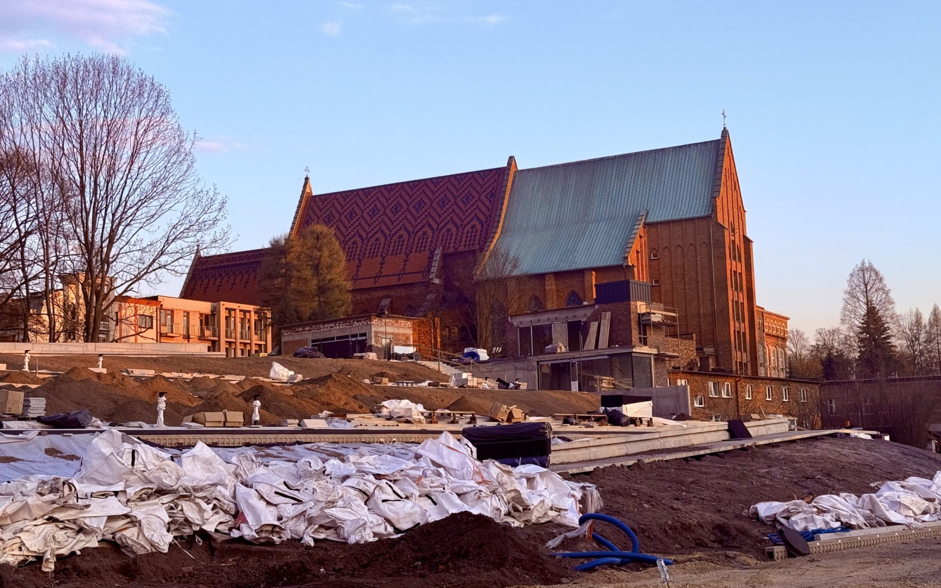 Parkowanie w Oświęcimiu: ile zarabia miasto i co dalej z parkowaniem na Rynku Głównym?