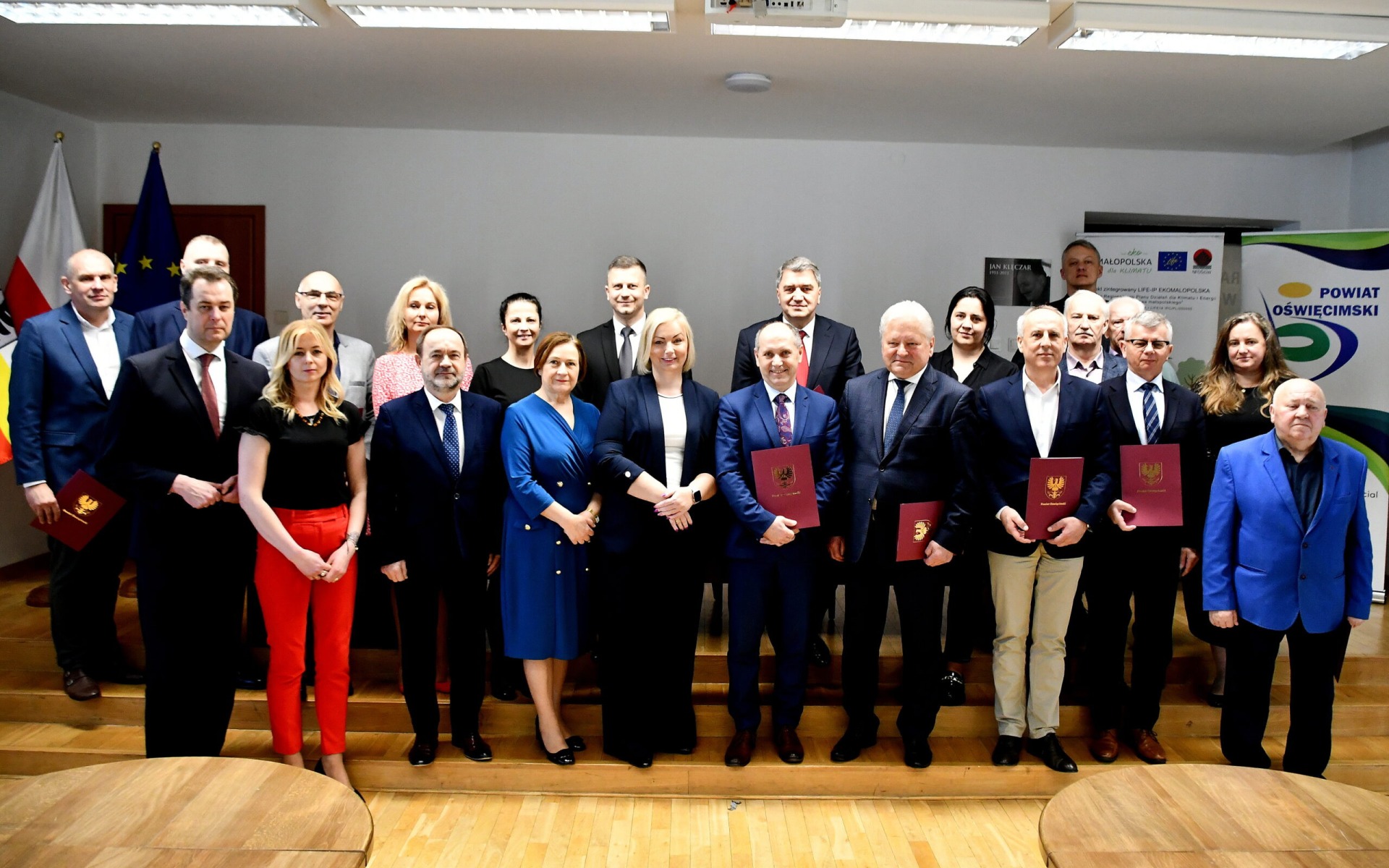 364 tysiące złotych na ochronę środowiska! Zobacz, kto podpisał umowy i co powstanie