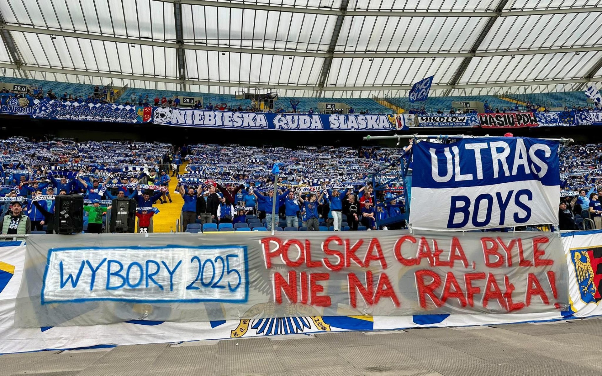 Miliony na hokej od prezydenta, ale głosów nie będzie. Kibice z Oświęcimia przeciw Trzaskowskiemu