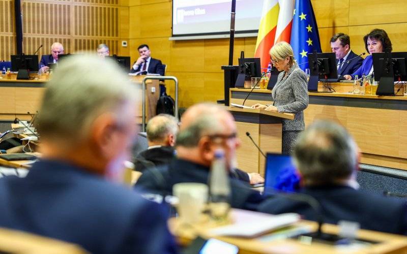 Miliony złotych dla Małopolski! Szpitale, strażacy, świetlice, sport i pamięć historyczna z ogromnym wsparciem Sejmiku