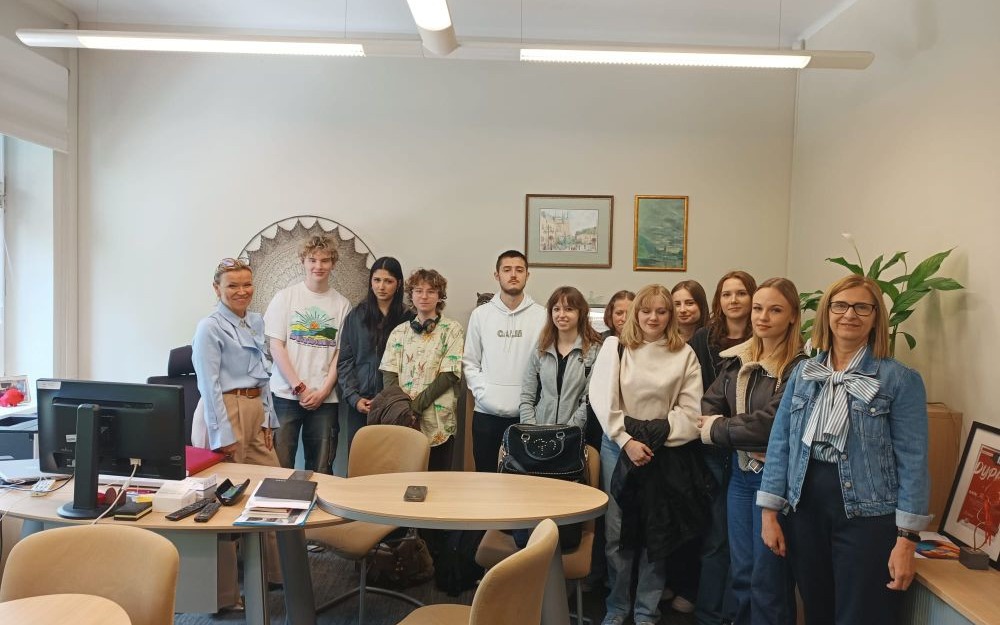 Edukacja finansowa młodzieży w Oświęcimiu. Uczniowie odwiedzili Bank Pekao