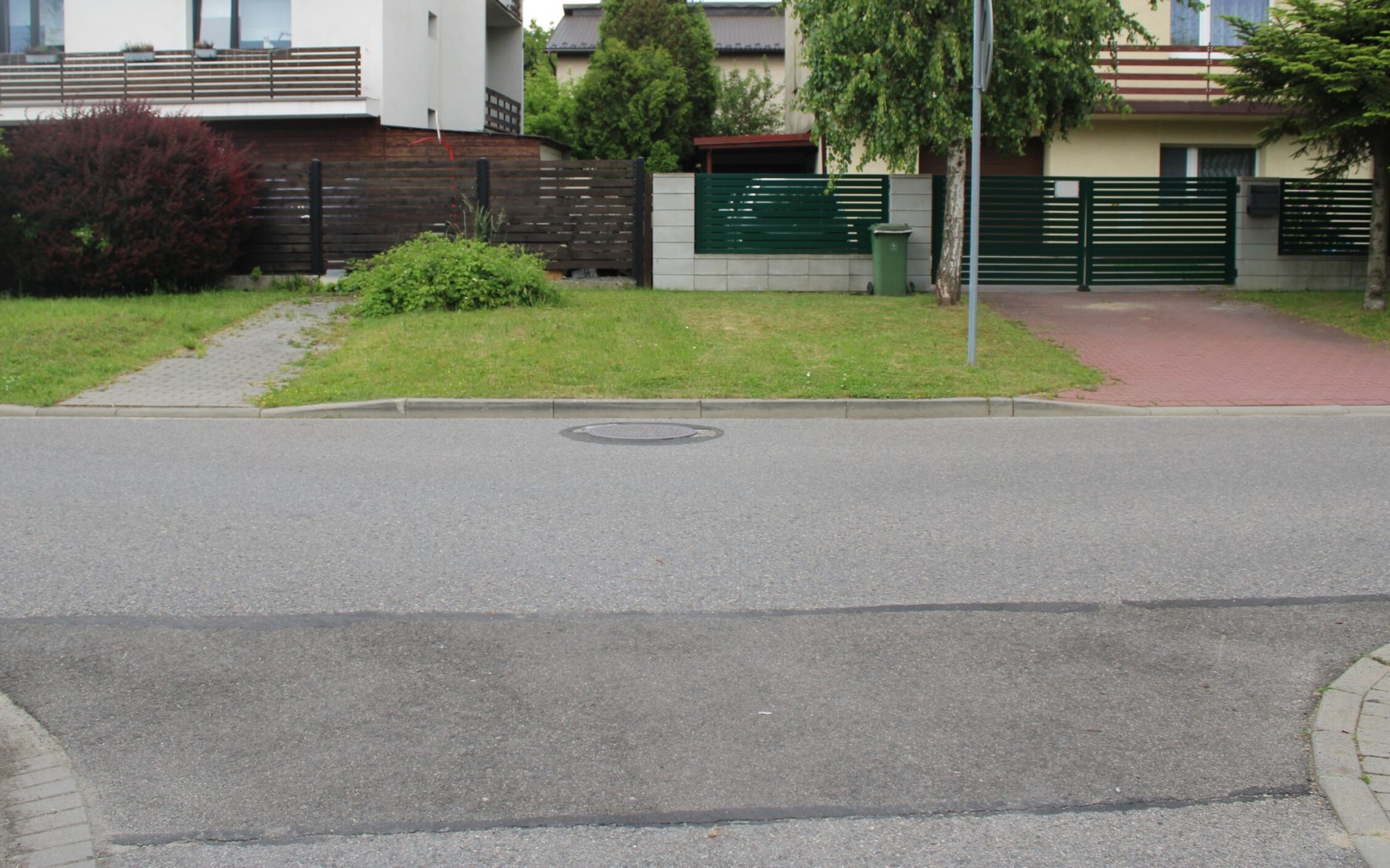 Wstrząsające zdarzenie w Zaborzu! 81-latek potrącił 7-latkę na rolkach i odjechał z miejsca wypadku