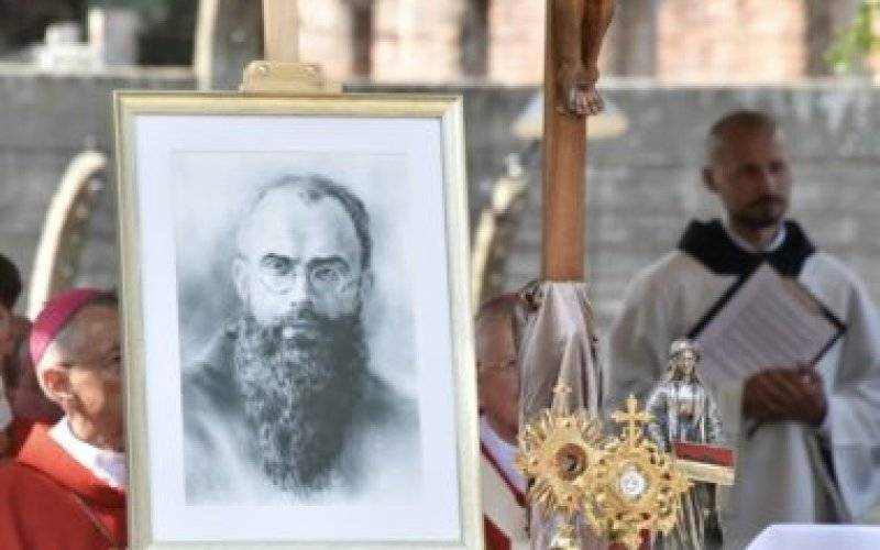 „Chełmek Fabryka – nowa kreacja”: lokalna tradycja, nowoczesna sztuka i wybitni artyści
