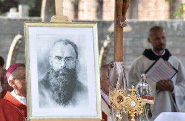 „Chełmek Fabryka – nowa kreacja”: lokalna tradycja, nowoczesna sztuka i wybitni artyści