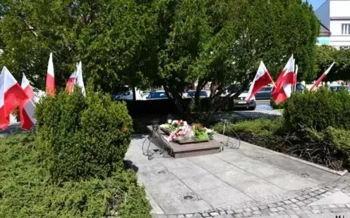 Uroczyste obchody 86. rocznicy wybuchu II Wojny Światowej na kęckim Rynku