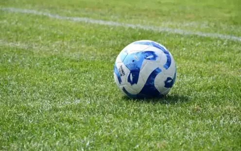 Gmina Kęty z kolejnym dofinansowaniem na przebudowę boiska wielofunkcyjnego przy SP nr 2 w Kętach!