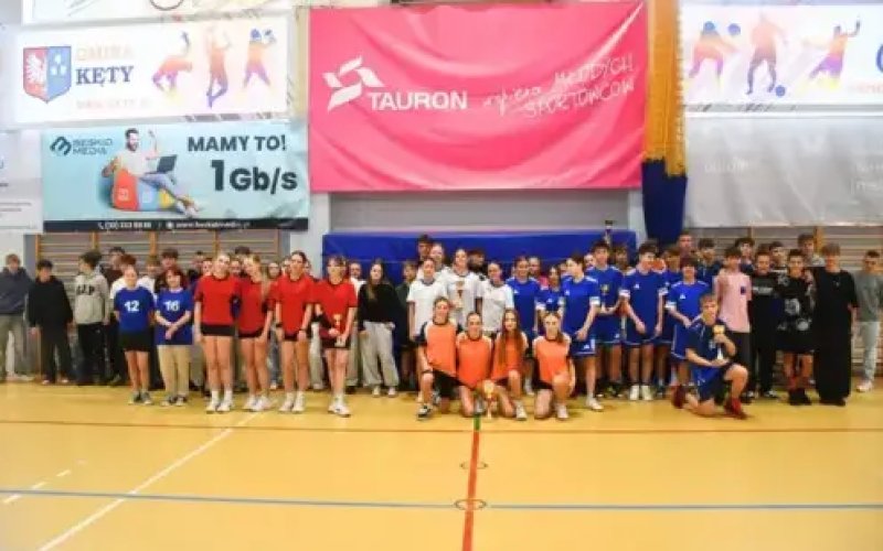 Zawody o Puchar Burmistrza Gminy Kęty w koszykówkę dla szkół podstawowych rozegrane