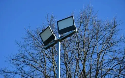 Nowe Oświetlenie boiska treningowego TS Hejnał