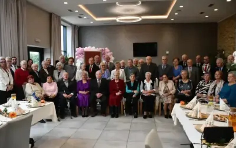 Sześć dekad miłości: Uroczystość małżeństw z 60- i 65-letnim stażem