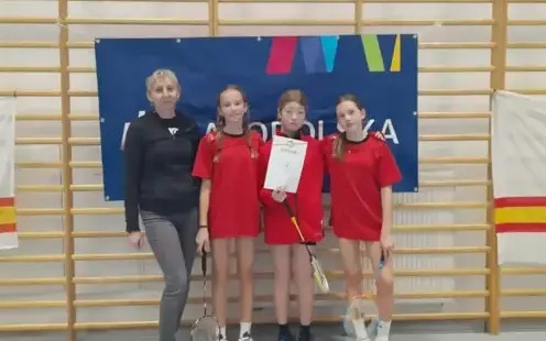 V miejsce drużyny dziewcząt z „Dwójki” w Małopolskich Igrzyskach Dzieci w Badmintonie!