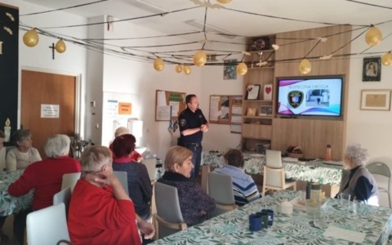 „Straż miejska – z edukacją wśród najmłodszych i seniorów”