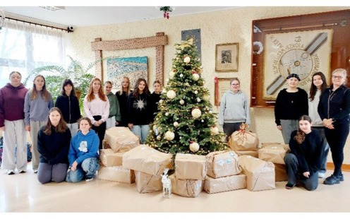 Gdy ktoś zapukał do drzwi – świąteczna paczka pełna nadziei