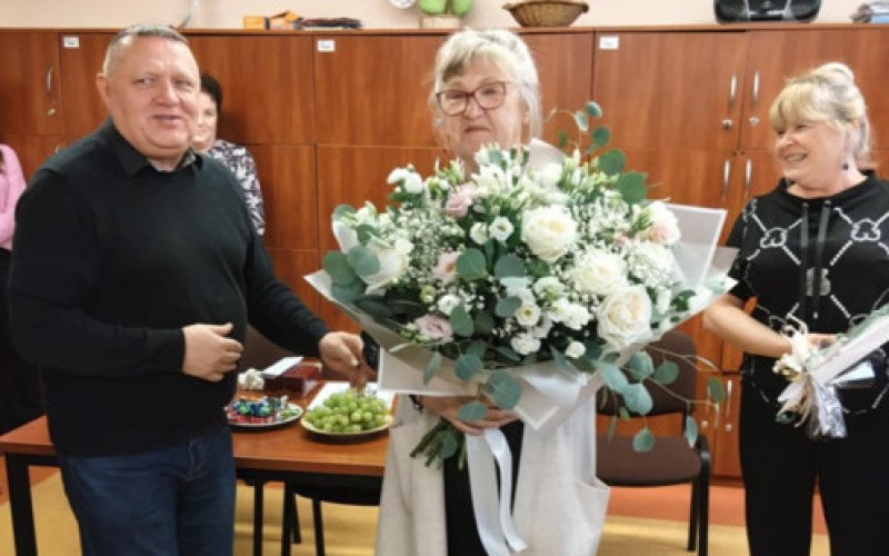 Ogromne podziękowania i gorące życzenia zdrowia, szczęścia i pomyślności dla Pani Haliny Młocek od społeczności Szkoly Podstawowej nr 2 w Kętach