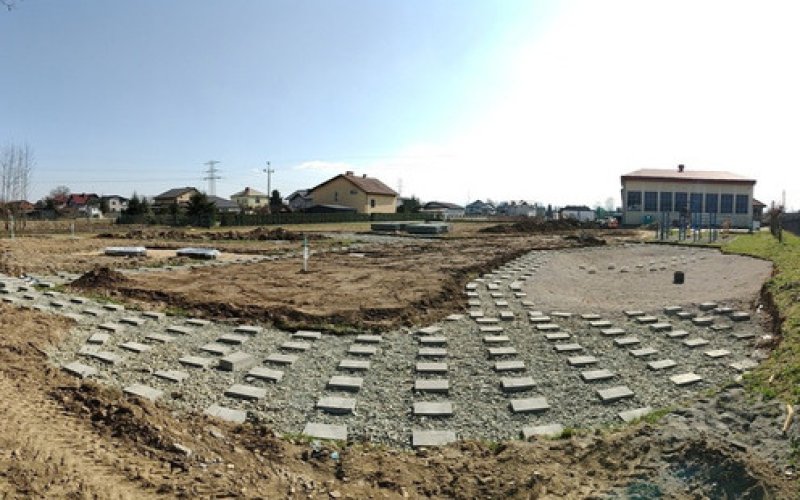 Zielona rewolucja w gminie nabiera kształtów: Prace na placach budowy idą pełną parą!