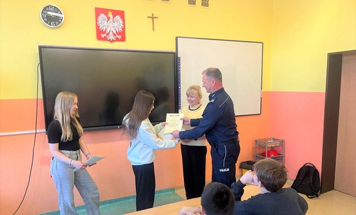 Bohaterki z kęckiej Dwójki. Pomoc poszkodowanej rowerzystce