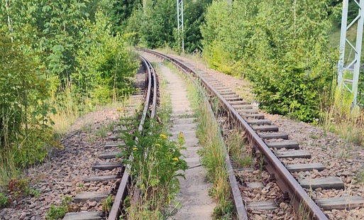 Oprysk odchwaszczający wzdłuż linii kolejowej nr 117