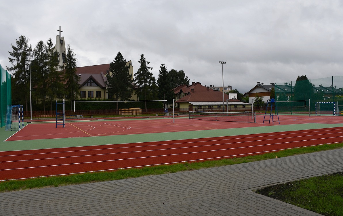 Odbiór techniczny kompleksu sportowego przy Szkole Podstawowej nr 2 w Kętach