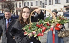 Dzień kobiet na kęckim Rynku