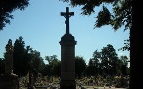 Cmentarny pomnik zyska dawny blask