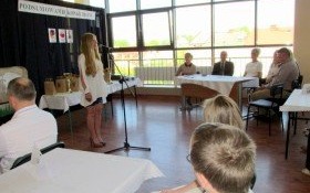 Podsumowanie gminnych konkursów językowych w „Jedynce”