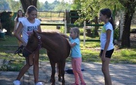 Dzień pracy i zabawy w gospodarstwie Burmistrza i jego rodziny
