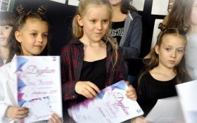 Znamy finalistów szkolnych eliminacji "Artystą być... 2017" z kęckiej "Jedynki"