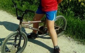 Nowa Wieś. Policjanci poszukują roweru bmx i sprawcy jego kradzieży