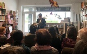 Uczniowie Wyspiana na spotkaniu z Michałem Rusinkiem