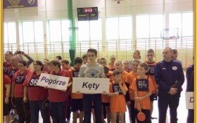 „JEDYNKA” VS PING PONG – CZYLI UCZNIOWSKIE ZMAGANIA Z TENISEM STOŁOWYM