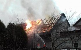 W Łękach spłonęła stodoła. Budynki mieszkalne ocalały