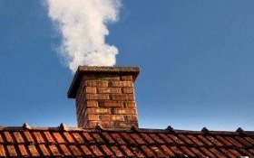 Sezon grzewczy w pełni. Strażnicy sprawdzają, czym palimy w naszych piecach