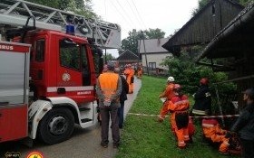 Przeszukiwanie zawalonego budynku