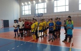 Zawody w Halowej Piłce Nożnej Chłopców w kęckiej Trójce