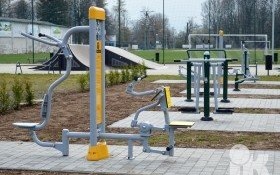 Nowe urządzenia zabawowe i urządzenia siłowni zewnętrznej