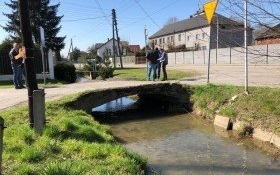 Wiosna to czas inwestycji. W Łękach rusza budowa przepustu nad Młynówką
