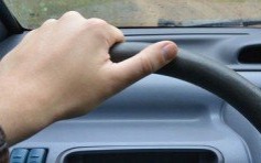 Z cofniętymi uprawnieniami za kierownicą