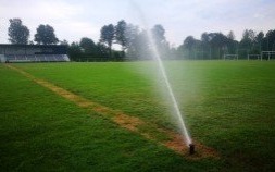 Boisko LKS „Niwa” Nowa Wieś z systemem nawadniania płyty głównej