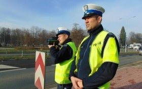 Kierował mimo zakazu. Wpadł za przekroczenie prędkości