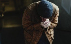 PODZIELMY SIĘ Z BEZDOMNYMI W KĘTACH - inicjatywa Wolontariuszy z ZSP 3 Kęty